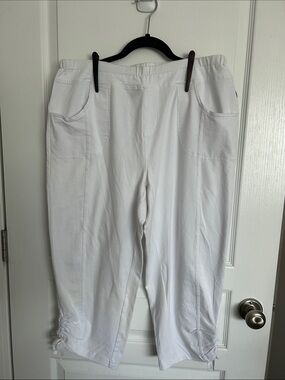 Onque Casuals White Pull-On Capri Pants with Side Tie Ruching